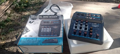 Mini Mixer , multi función PC interface Mixing Consola . 2 background