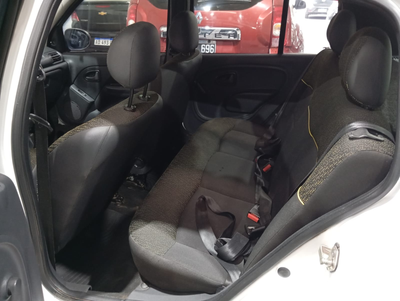 VENDO CLIO 2013 SOLO NAFTA 1 background