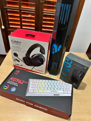 Auriculares HyperX Cloud 2 1 background