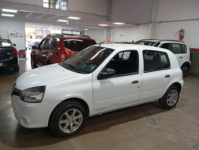VENDO CLIO 2013 SOLO NAFTA 4 background