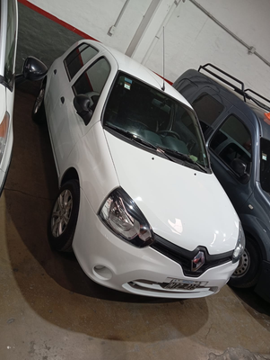 VENDO CLIO 2013 SOLO NAFTA 2 background